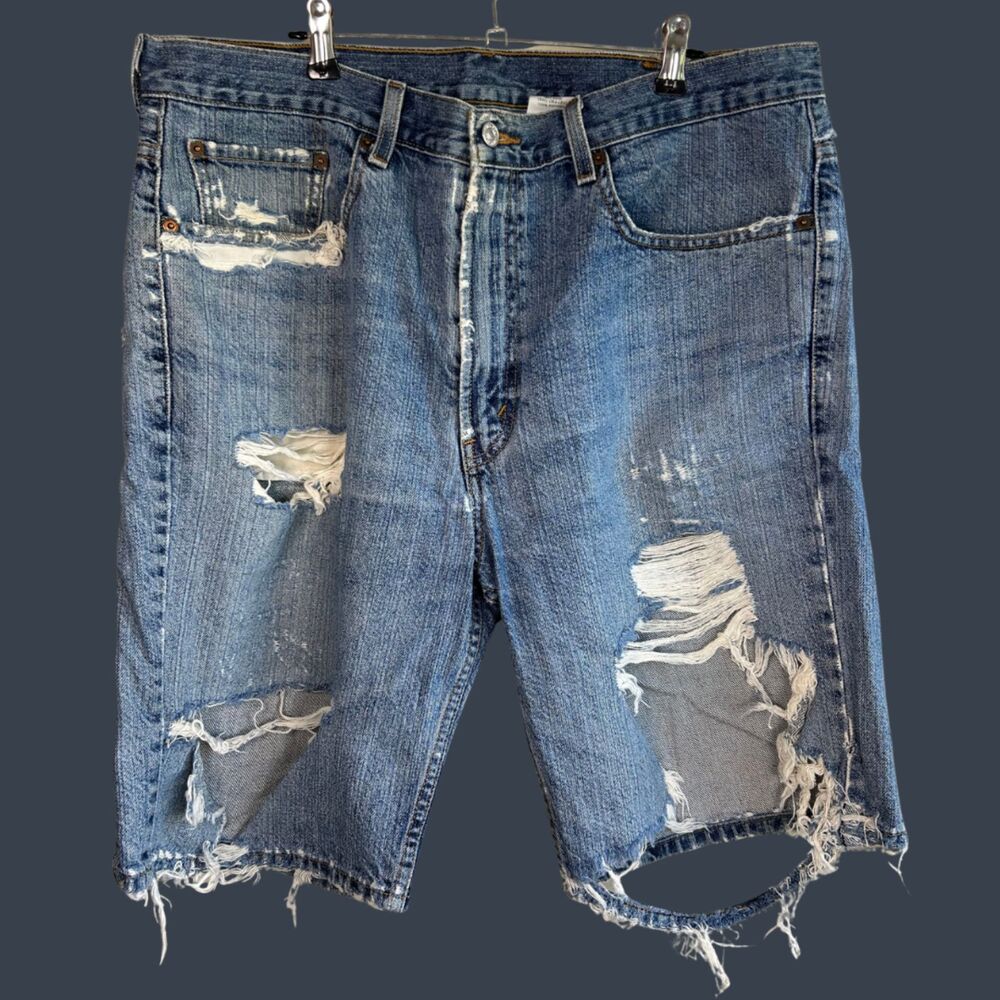 Levi’s Y2K 505 Distressed Short